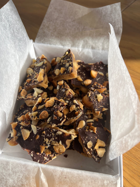 Farm Macadamia Nut Toffee Dark Chocolate